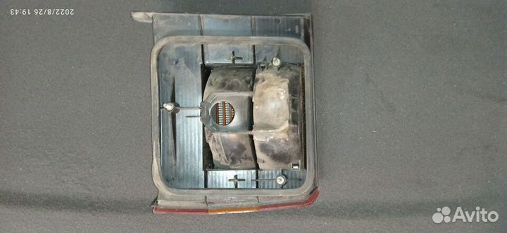 Фонарь задний внутренний левый Passat B4
