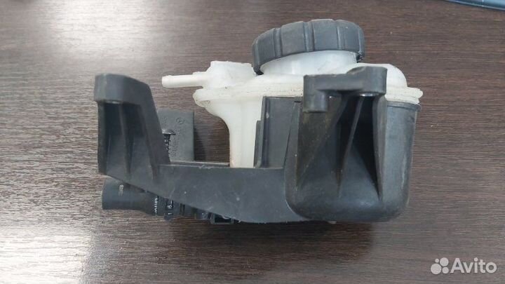 Бачок расширительный Mercedes M-Class W166 M157