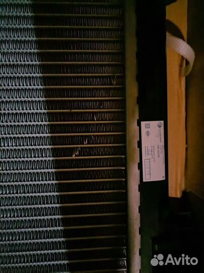 Радиатор охлаждения двигателя Opel insignia