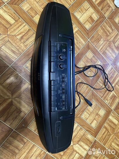 Двухкассетный магнитофон akai