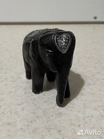 Статуэтка слон дерево