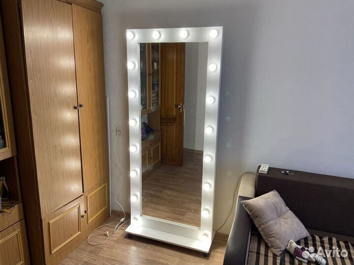 Гримерное зеркало