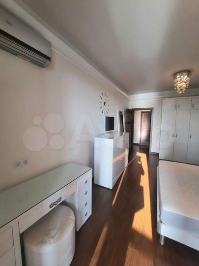 3-к. квартира, 120 м², 15/23 эт.