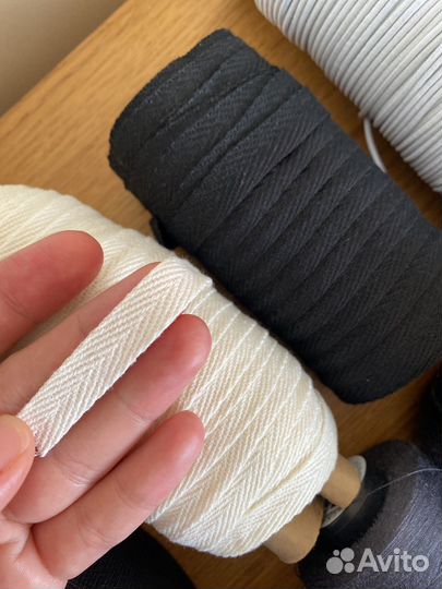 Нитки, швейнвя резинка, киперная лента