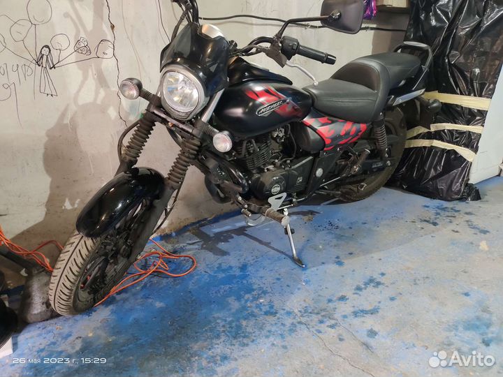 Bajaj Avenger Street 220