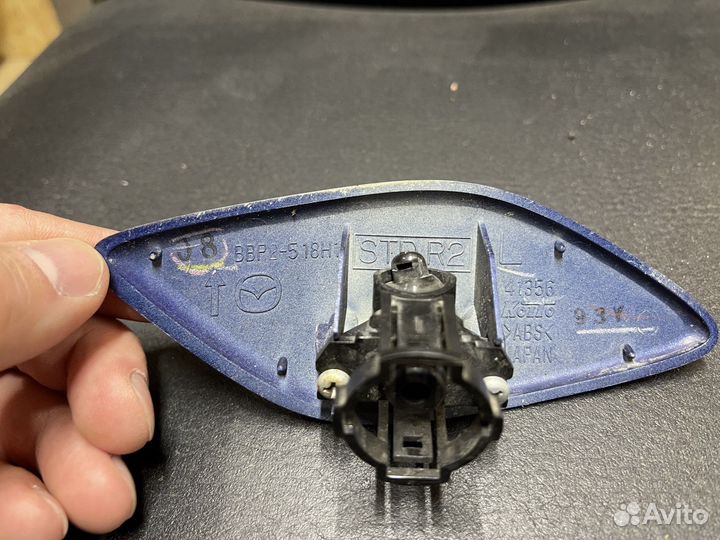 Крышка омывателя фары левой Мазда 3 оем