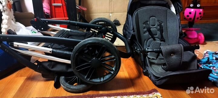 Прогулочная коляска melbu