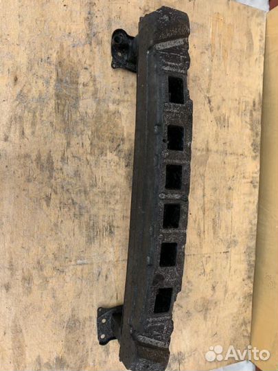 Усилитель переднего бампера VW Passat CC (2008-201