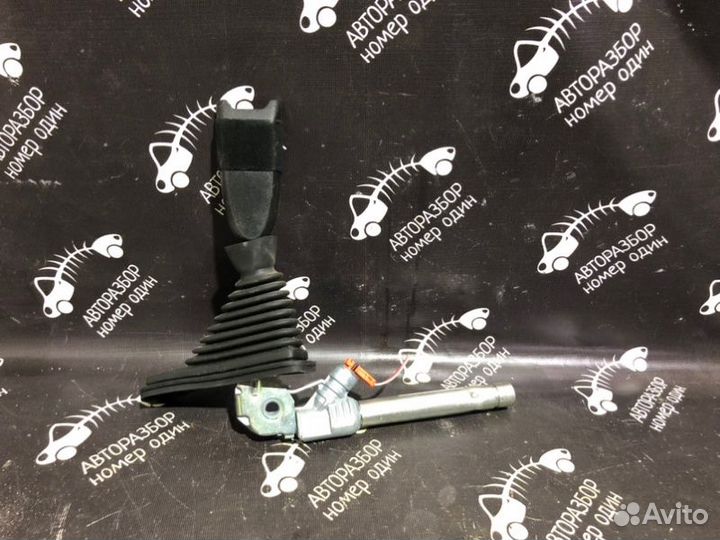 Ответная часть ремня безопасности правая Nissan