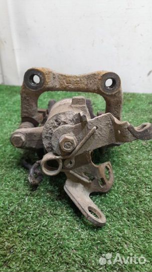 Суппорт задний левый Audi A3 8P 1.6 BSE (102 Л.С.)