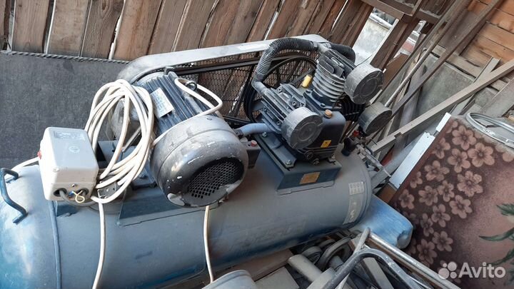 Компрессор воздушный поршневой