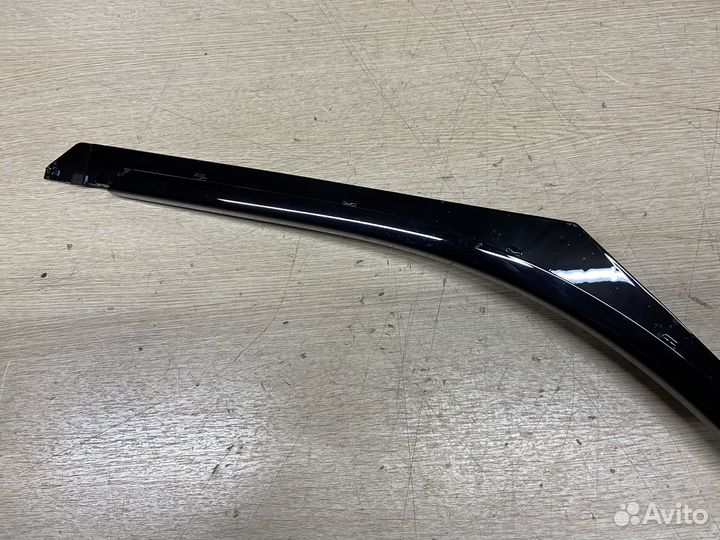 Молдинг задней правой двери Toyota Alphard 3