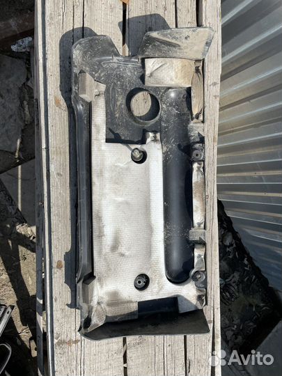 Крышка двс Toyota Corolla 120