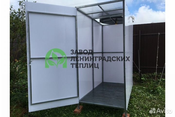 Душевая кабина с раздевалкой