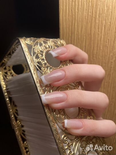 Начинающий мастер маникюра