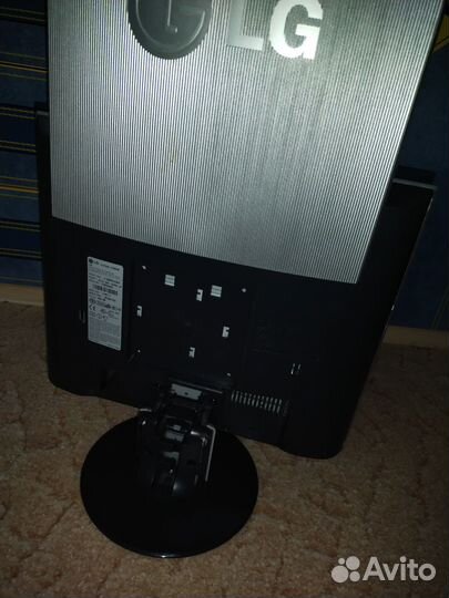 Монитор LG flatron L1730S