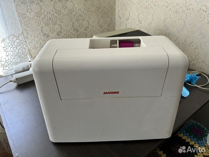 Швейная машинка janome memory craft 5200