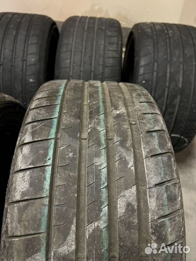 Bridgestone Potenza Sport 235/35 R19 и 265/30 R19 91Y