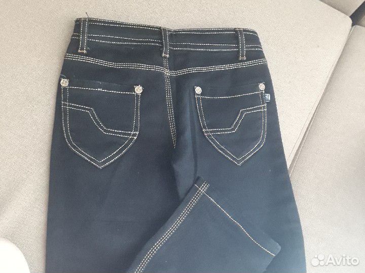 Джинсы новые