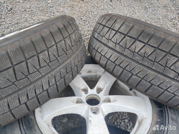 Bridgestone Blizzak Revo GZ 215/60 R16 и 225/60 R16