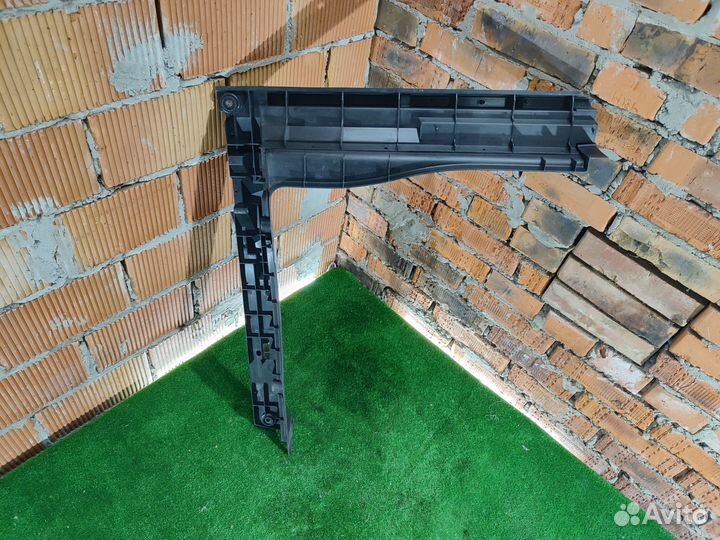 Накладка багажника правая Volkswagen Passat B6