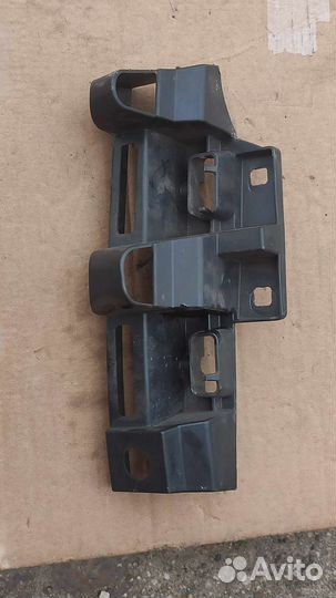 622200007R Кронштейн бампера фары Рено Сценик 3