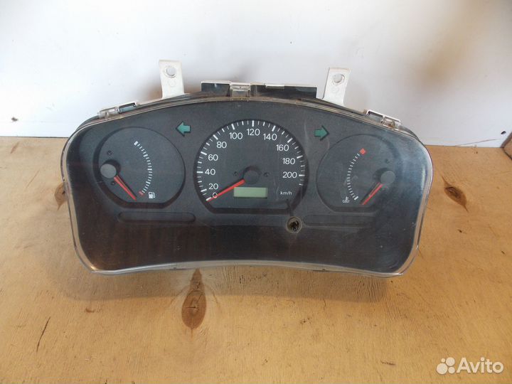 Щиток приборов Mitsubishi Colt V / Lancer CK