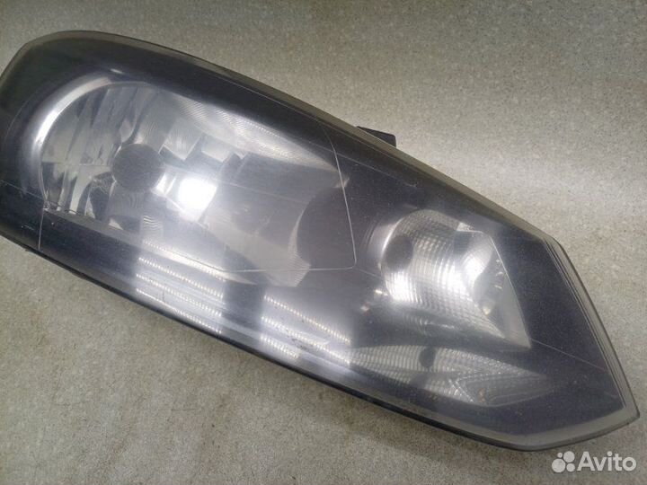 Фара передняя правая Volkswagen Polo седан 1.6