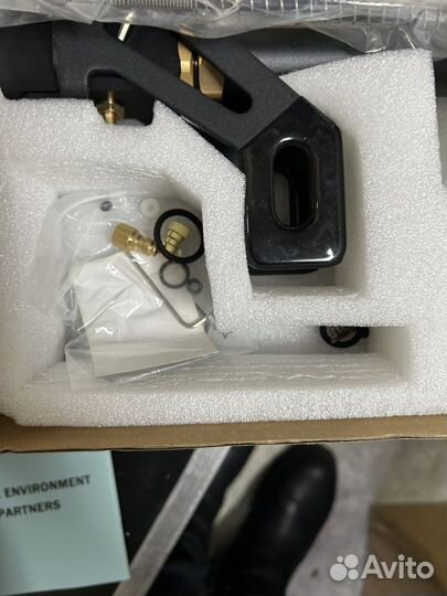 Насос и кислародный балон для дайвинг