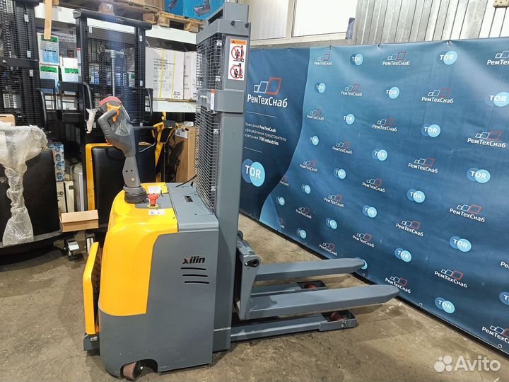 Штабелер самоходный 1,5т на 2,5м xilin