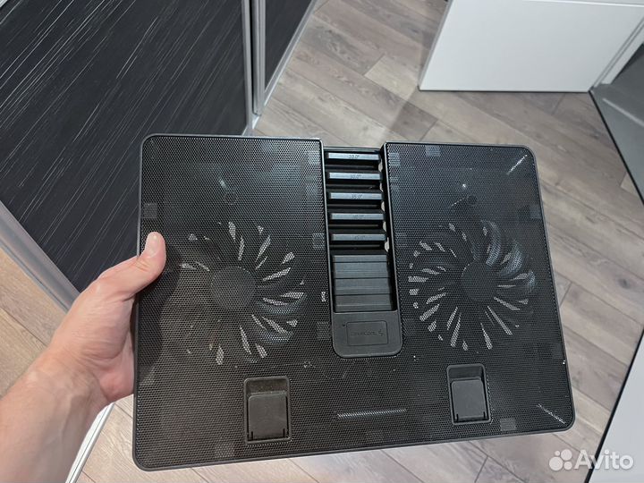 Подставка с охлаждением для ноутбука