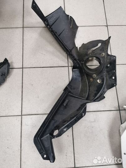 Нижний боковой пластик BRP Lynx rave 600rs