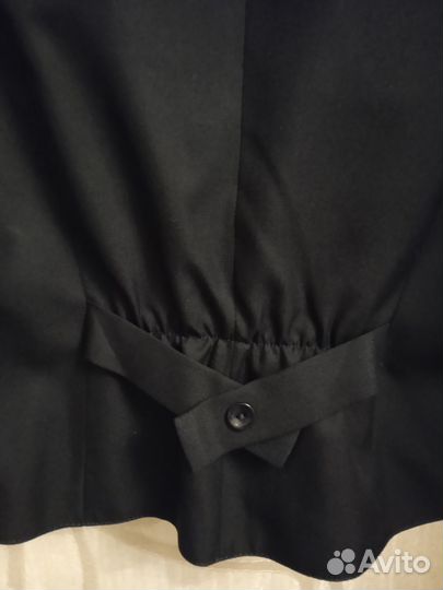 Продаю жилетку школьную на девочку на 170 -96