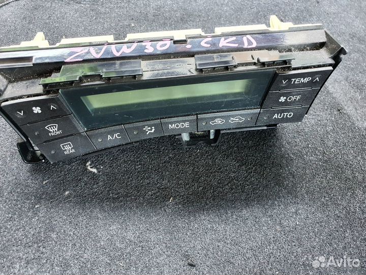 Блок управления климат-контролем c Toyota Prius ZV