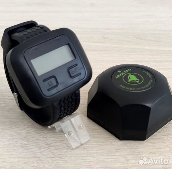 Кнопка вызова персонала официанта Бургер и часы