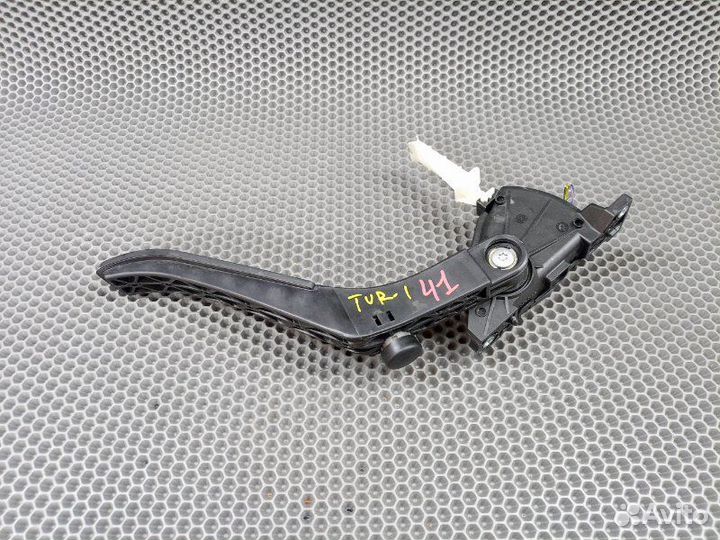 Педаль газа Volkswagen Touareg / Cayenne / Q7