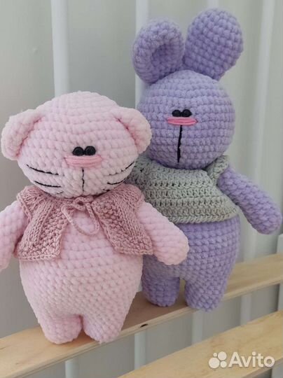 Игрушки ручной работы (заяц и котик)