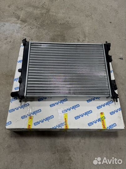 Радиатор на Хундай solaris