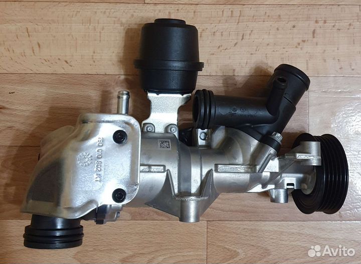 Помпа водяная W176 M270 (A2702000800)