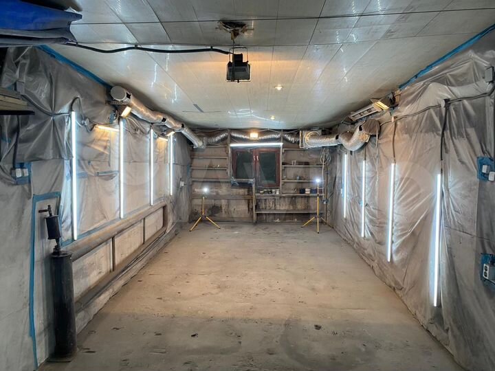 Гараж, > 30 м²