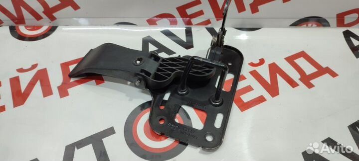 Замок капота Audi Q5 8R cdnc 08.10.2009