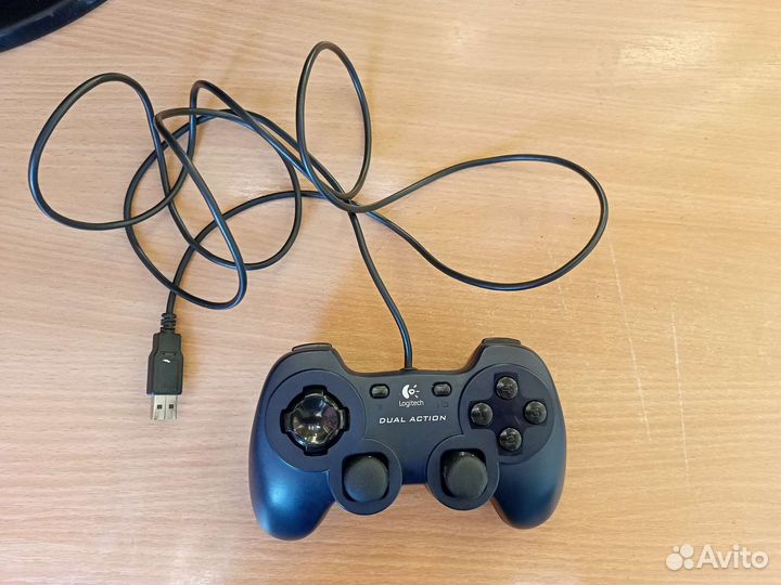 Геймпад logitech Dual Action