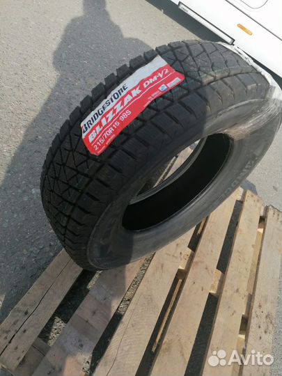 Bridgestone Blizzak DM-V2 215/70 R15 98S
