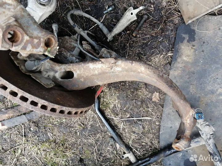 Кулак поворотный передний левый, правый Audi A8 D2