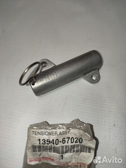 Натяжитель ремня грм toyota 1354067020