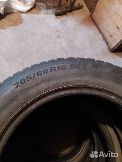 Kumho WinterCraft Ice WI31 205/60 R16