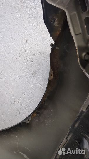 Крыло Lexus IS, 2010