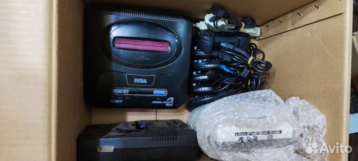 Коробка ретро консолей