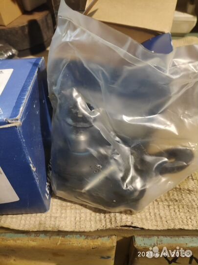 Опора шаровая левая и правя Toyota Camry V30 перед