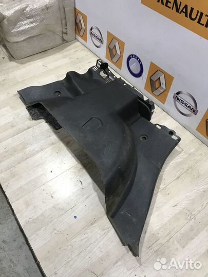 Обшивка багажника Renault duster Лев